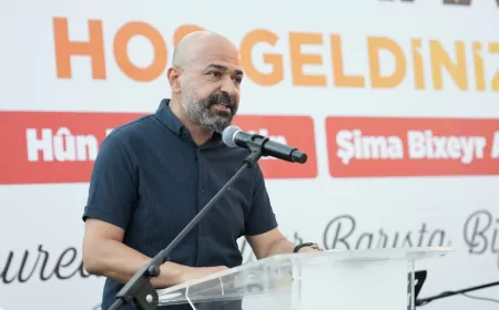 Diyarbakır Büyükşehir Belediyesi Muharrem Ayı kapsamında 10 bin aşureyi dayanışma ve ortak yaşam mesajıyla yurttaşlarla paylaştı