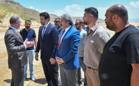 Van Büyükşehir Belediyesi Van Gölü Sahil Yolu Projesi'nin Çitören-Mollakasım Etabındaki Çalışmalarını Aralıksız Sürdürüyor