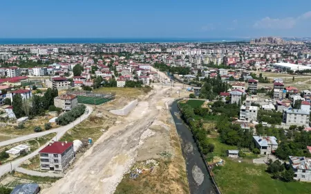 Van Büyükşehir Belediyesi Gölardı Caddesi 2. Etap Çalışmalarında Kaçak Yapıların Yıkımına Başladı