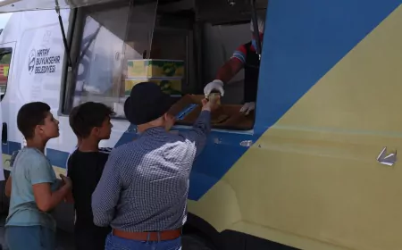 Hatay Büyükşehir Belediyesi Mehteranı Ecdadın İzinde Programıyla Yayladağı’nda Tarihi Atmosferi Vatandaşlarla Buluşturdu