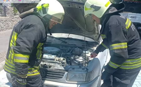 Marmaris'te Eski Datça Yolu'nda Motor Bölümünde Çıkan Yangın İtfaiye Ekiplerinin Müdahalesiyle Söndürüldü