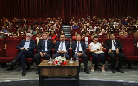 Van Büyükşehir Belediyesi Ev Sahipliğinde Düzenlenen Konferansta Malazgirt Savaş Alanına İlişkin Yeni Bilimsel Bulgular Paylaşıldı