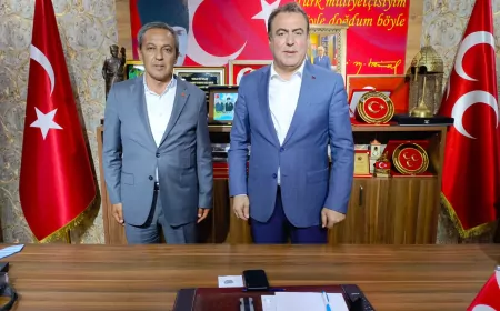 Beylikova İlçe Millî Eğitim Müdürü Mehmet Günyüzü MHP Eskişehir İl Başkanı Ayhan Sezer'i ziyaret etti