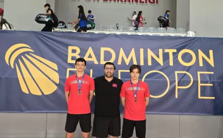 Bursa Büyükşehir Belediyesporlu badmintoncular İstanbul Youth Open Turnuvası’nda 1 altın, 2 gümüş ve 3 bronz madalya kazandı