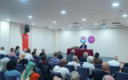 Trabzon Üniversitesi İlahiyat Fakültesi Öğretim Üyesi Prof. Dr. Hayrettin Öztürk: “15 Temmuz’dan çıkarmamız gereken dersler var”