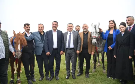 Trabzon Büyükşehir Belediye Başkanı Ahmet Metin Genç: “Trabzon ve Gümüşhane birliğini her yıl Taşköprü’de tüm dünyaya göstermeliyiz”