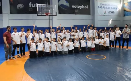 Şanlıurfa Büyükşehir Belediyesi Yaz Kursları kapsamında açılan güreş kursu çocuklardan yoğun ilgi görüyor