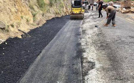 Trabzon Büyükşehir Belediye Başkanı Ahmet Metin Genç: “Altyapı imalatı tamamlanan bölgelerde yol onarım çalışmalarını eş zamanlı olarak gerçekleştiriyoruz”