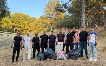 AK Parti Odunpazarı İlçe Gençlik Kolları Başkanı Furkan Tağayer: "Topladığımız atıkların geri dönüşümüyle engelli kardeşlerimize tekerlekli sandalye armağan edeceğiz"