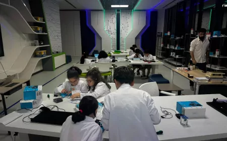 Şanlıurfa Bilim Merkezi'nde TÜBİTAK Yaz Akademileri başladı, öğrenciler robotlarını tasarlayıp kodluyor