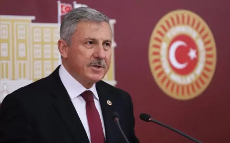 YENİ YOL Grup Başkanvekili Doç. Dr. Selçuk Özdağ: “Karadeniz'in öte yakasındaki akrabalarımızı yalnızlığa, Moldova'nın güneyindeki soydaşlarımızı sessizliğe terk edemeyiz”