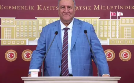 CHP Niğde Milletvekili Ömer Fethi Gürer: “Çiftçinin Dalındaki Yeşil Domatese Kadar İcra Gelmesi Tarım Politikalarının Acı Özetidir”
