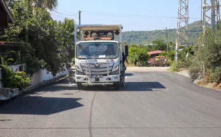 Hatay Büyükşehir Belediyesi Samandağ Yaylıca Mahallesi’nde 1500 Metrelik Okul Yolunu Beton Asfaltla Yeniledi
