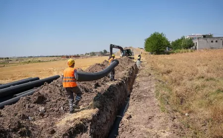 Diyarbakır Büyükşehir Belediyesi DİSKİ Bağıvar Mahallesi’nde 3 kilometrelik yeni kanalizasyon hattı inşa ediyor