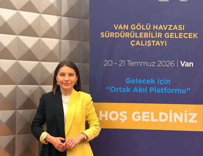 Şile Ahmetli Köyü'nden Yetişen Gazeteci Dilara İncebacak Başarı Hikâyesini Kütüphaneler ve Kültürel Çalışmalarla Taçlandırdı