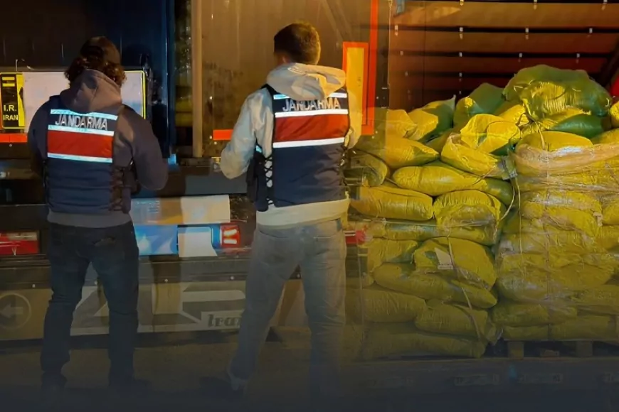 Van’da Düzenlenen Operasyonda 333 Kilogram Skunk Ele Geçirildi, 2 Şüpheli Yakalandı