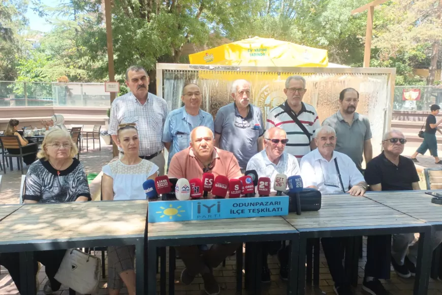 İYİ Parti Odunpazarı İlçe Başkanı Gürol Yer: “Üniversitelerde liyakat yerine referans ve akrabalık mı tercih ediliyor”