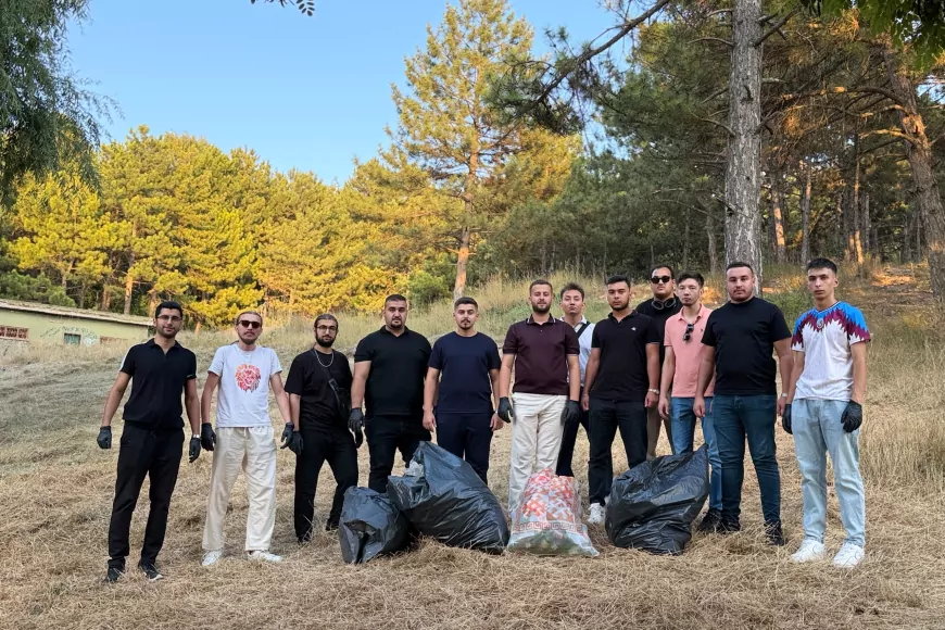 AK Parti Odunpazarı İlçe Gençlik Kolları Başkanı Furkan Tağayer: "Topladığımız atıkların geri dönüşümüyle engelli kardeşlerimize tekerlekli sandalye armağan edeceğiz"
