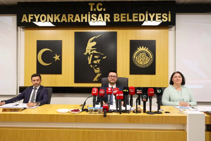 Afyonkarahisar Belediye Meclisi temmuz toplantısında organize sanayi bölgesi, sosyal destek ve ortak hizmet projelerine oy birliğiyle onay verdi