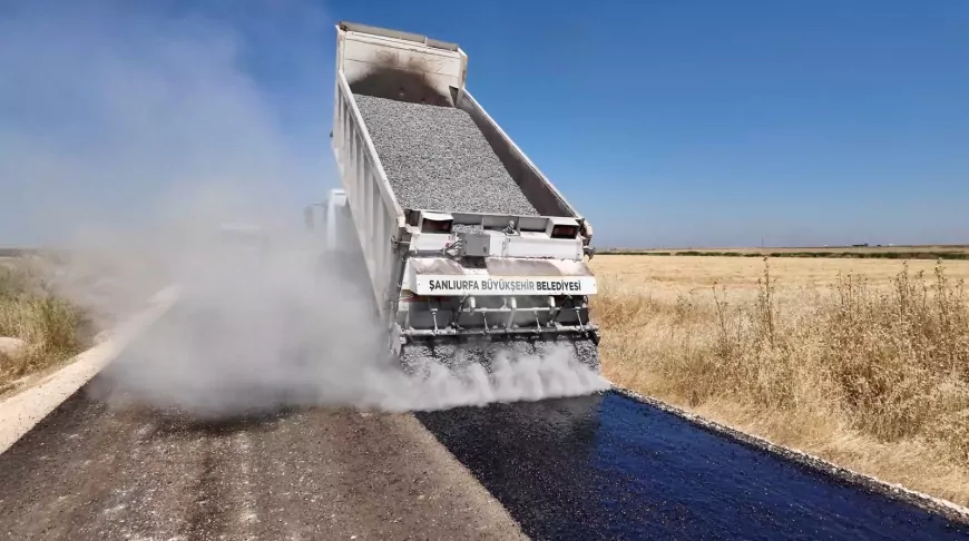 Şanlıurfa Büyükşehir Belediyesi Hilvan'da 8,5 Kilometrelik Kırsal Yolu Sathi Asfalt Kaplama ile Yeniledi