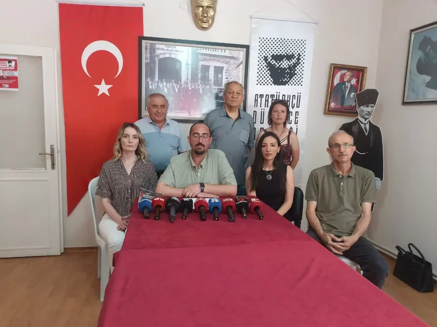 Atatürkçü Düşünce Derneği Eskişehir Şube Başkanı Mehmet Avci: “Kurtuluş Savaşı’nın adını değiştiremezsiniz, tarihi yeniden yazamazsınız”