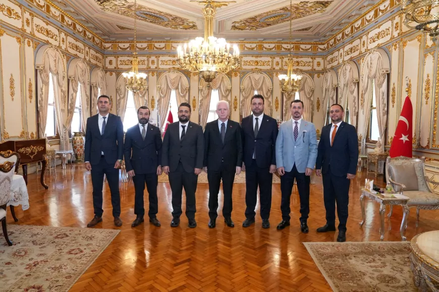 İstanbul Valisi Davut Gül, Yeniden Refah Partisi İstanbul İl Başkanı Yunus Emre Taşcı ve heyetini Valilikte kabul etti