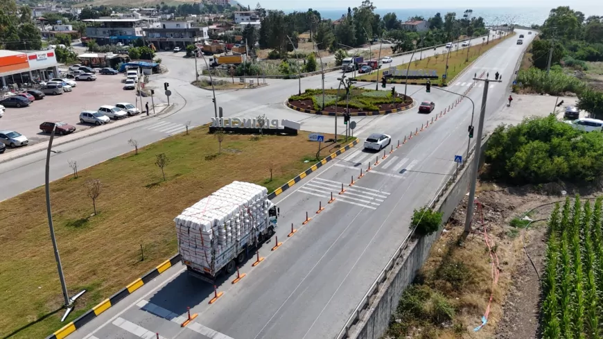 Hatay Büyükşehir Belediyesi kavşaklarda yeni trafik düzenlemesini hayata geçirdi