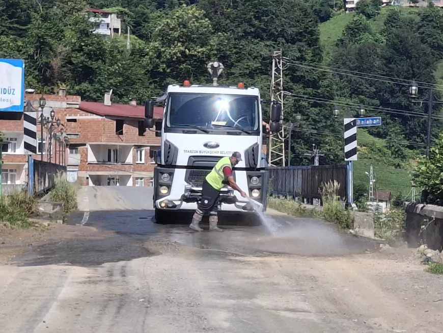 Trabzon Büyükşehir Belediyesi Ekipleri Temizlik, Onarım ve Yıkama Çalışmalarını Kent Genelinde Yoğunlaştırdı