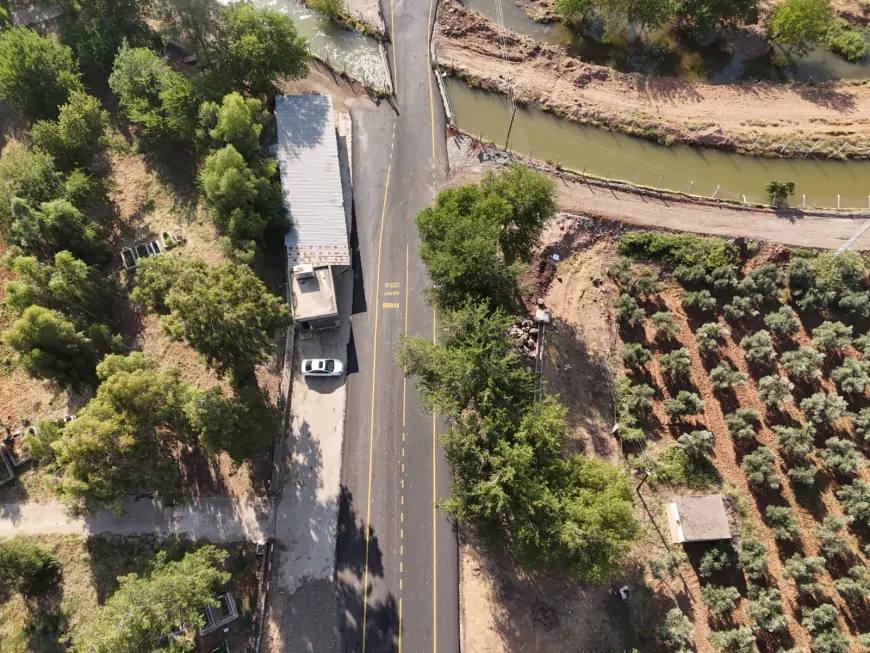 Hatay Büyükşehir Belediyesi Kırıkhan Karaçağıl Mahallesi Bağlantı Yolunda 1.400 Metrelik Asfalt Çalışmasını Tamamladı