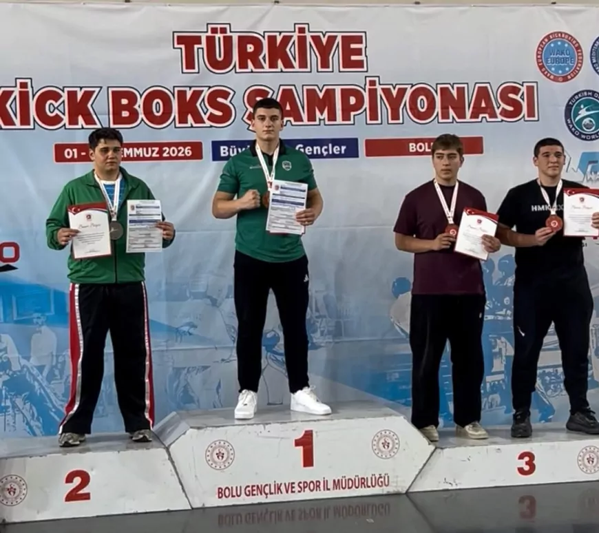 Sakarya Büyükşehir Belediyesi Kick Boks Takımı Türkiye Şampiyonası'nda 3 Şampiyonluk Kazanarak Milli Takıma İki Sporcu Gönderdi