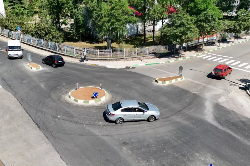 Giresun Belediyesi Teyyaredüzü’nde hizmete aldığı yeni dönel kavşaklarla trafik akışını daha güvenli hale getirdi