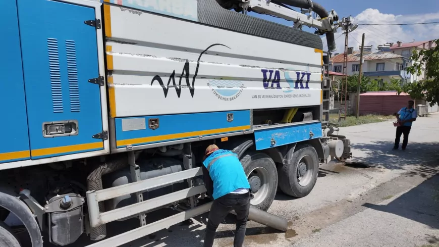 VASKİ Kanalizasyon Ekipleri Van Genelinde Günlük Ortalama 80 Noktada 7 Gün 24 Saat Hizmet Veriyor