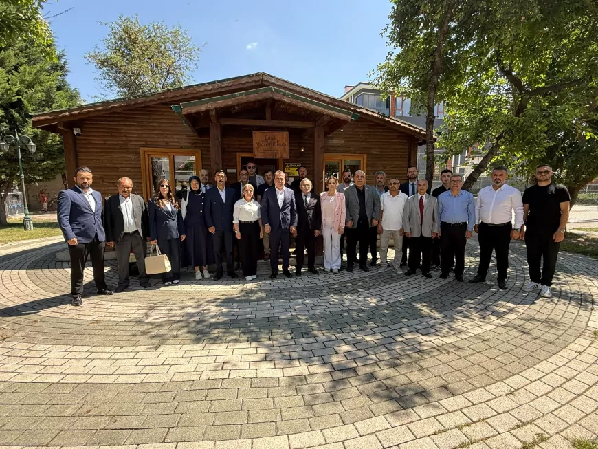 MHP Eskişehir İl Başkanı Ayhan Sezer: “Mahallelerin sorunlarını yerinde tespit ederek istişareyi sürdüreceğiz”