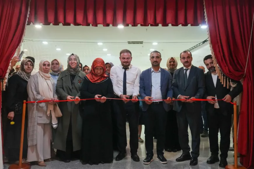 MANŞET: Trabzon’da Selma Berber ve öğrencilerinin tezhip eserleri sanatseverlerle buluştu