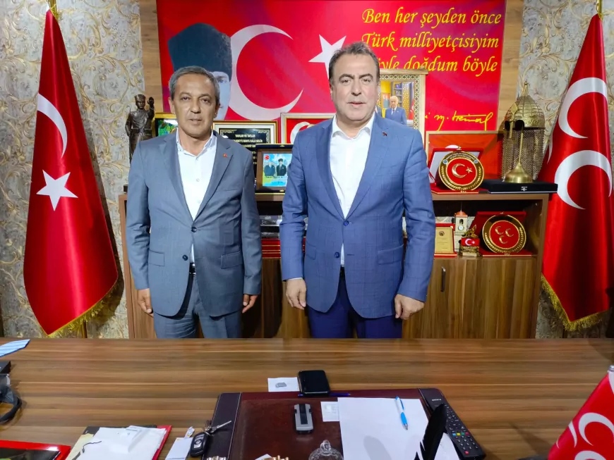 Beylikova İlçe Millî Eğitim Müdürü Mehmet Günyüzü MHP Eskişehir İl Başkanı Ayhan Sezer'i ziyaret etti