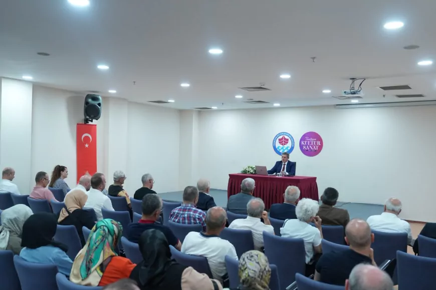 Trabzon Üniversitesi İlahiyat Fakültesi Öğretim Üyesi Prof. Dr. Hayrettin Öztürk: “15 Temmuz’dan çıkarmamız gereken dersler var”
