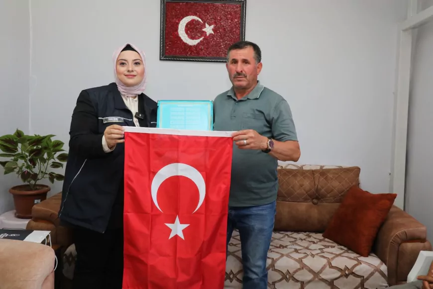 Hatay Büyükşehir Belediyesi 15 Temmuz’da Şehit Ailelerini Ziyaret Ederek Vefa ve Minnet Duygusunu Paylaştı