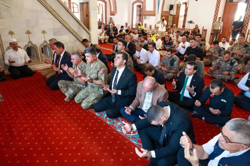 15 Temmuz Demokrasi ve Milli Birlik Günü'nde Hatay'da Şehitler Mevlit ve Dualarla Anıldı