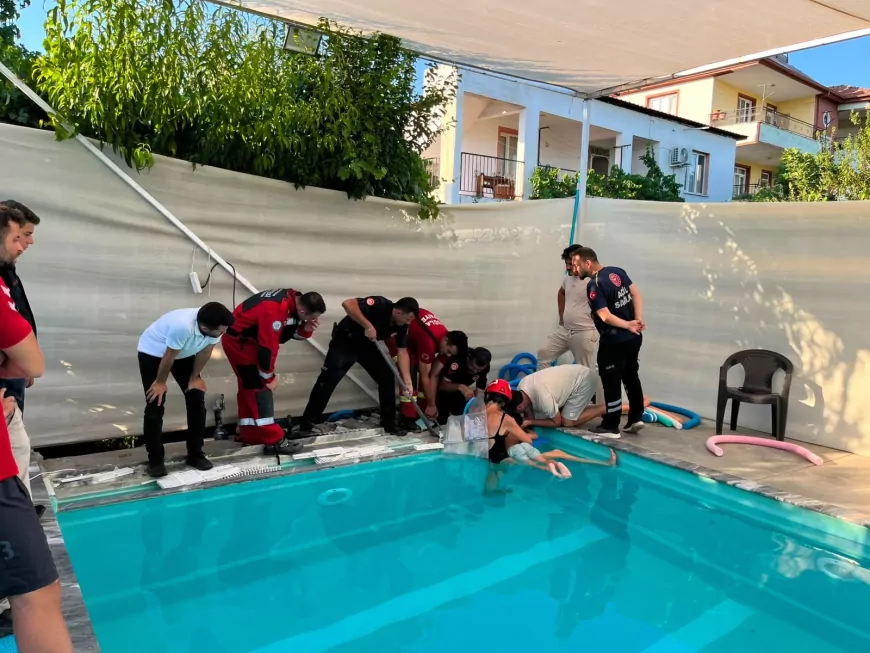 Muğla Büyükşehir Belediyesi İtfaiyesi Zamanla Yarıştı, Havuzda Kolu Sıkışan 4 Yaşındaki Çocuk Kurtarıldı