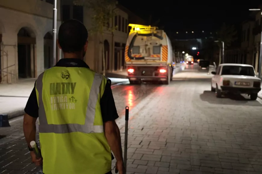 Hatay Büyükşehir Belediyesi Ana Arter ve İşlek Caddelerde Kapsamlı Temizlik Çalışmalarını Sürdürüyor