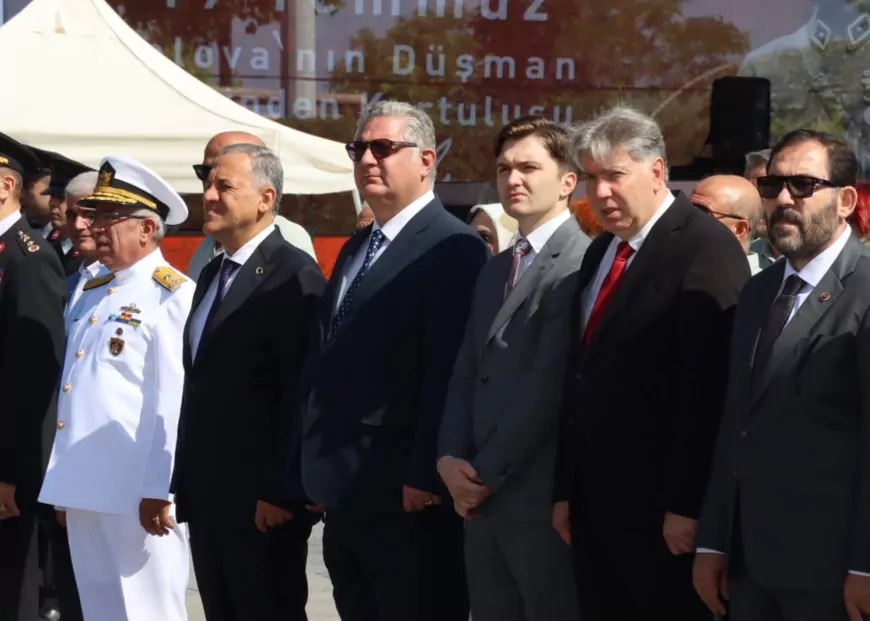 Yalova Belediye Başkanı Mehmet Gürel: “105 yıl önce yakılan bağımsızlık meşalesi bugün de yolumuzu aydınlatıyor”