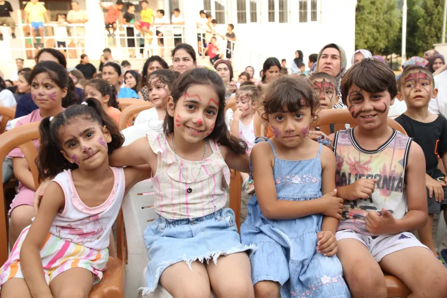 Hatay Büyükşehir Belediyesi Payas’ta düzenlediği “Mahallemde Şenlik Var” etkinliğiyle çocukları eğlence dolu bir günle buluşturdu