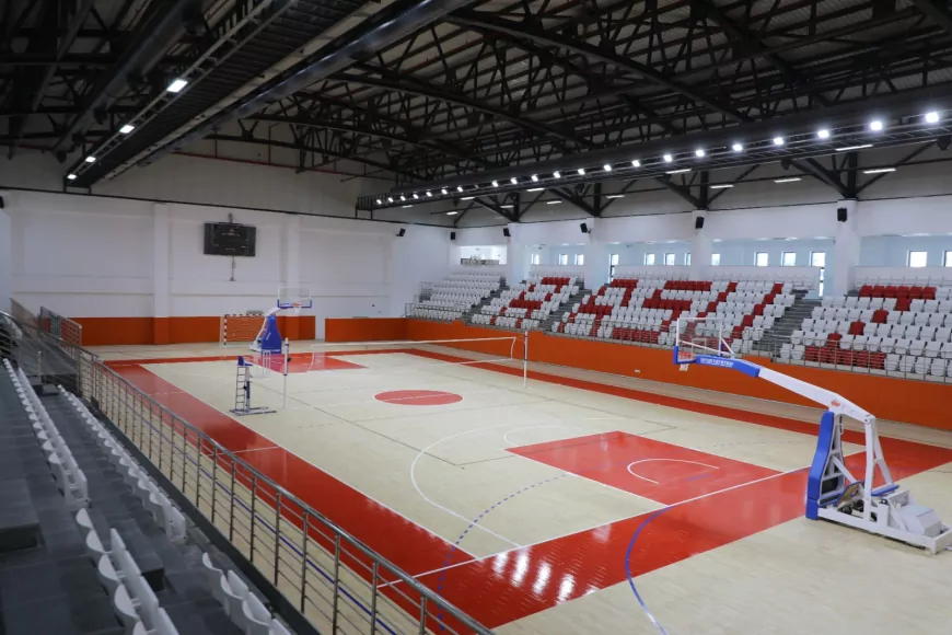 Hatay Büyükşehir Belediyesi ile Gençlik ve Spor Bakanlığı iş birliğiyle Arsuz'a 1000 kişilik modern spor salonu kazandırıldı