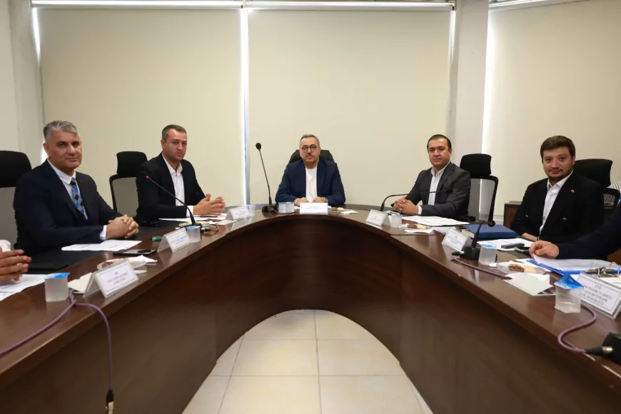 Hatay Büyükşehir Belediyesi UKOME Temmuz toplantısında toplu ulaşım güzergâhları ve taksi bekleme alanı düzenlemeleri karara bağlandı