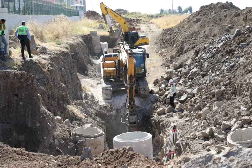 Viranşehir’de 18 Bin 250 Metrelik Altyapı Hamlesiyle Kanalizasyon ve Yağmur Suyu Hatları Güçlendiriliyor