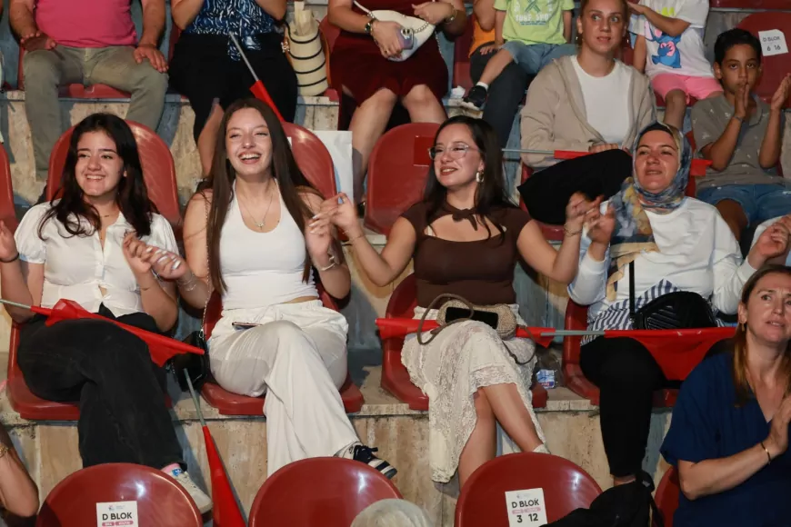 Hatay Ana Vatana Katılışı’nın 87. Yılını Kültür ve Sanat Etkinlikleriyle Coşku İçinde Kutladı