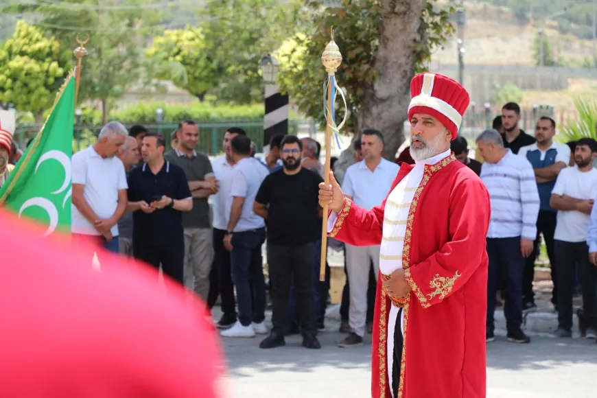 Hatay Büyükşehir Belediyesi Mehteranı Altınözü’nde Ecdadın İzlerini Mehter Marşlarıyla Yeniden Canlandırdı