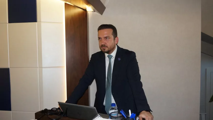 A PARTİ İSTANBUL İL BAŞKAN YARDIMCISI YAŞAR ASILTÜRK: "SİYASİ KAVGALAR DEĞİL İLÇELERİN SORUNLARINA ÇÖZÜM ÜRETMEYE ODAKLANIYORUZ"