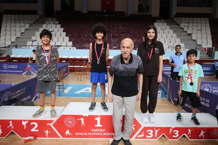 Hatay Büyükşehir Belediyesi 23 Temmuz Anısına Düzenlediği Masa Tenisi Turnuvasında 180 Sporcuyu Bir Araya Getirdi