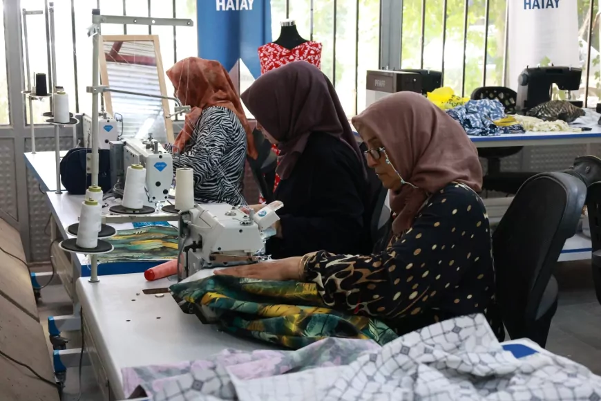 Hatay Büyükşehir Belediyesi Reyhanlı'da İlk Kez Eğitim Kursları Açarak Yaşam Boyu Öğrenmeyi Destekliyor